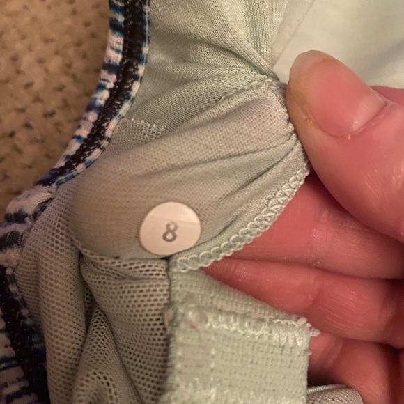 Size 8- Lululemon Power Y - Picture 3 of 3